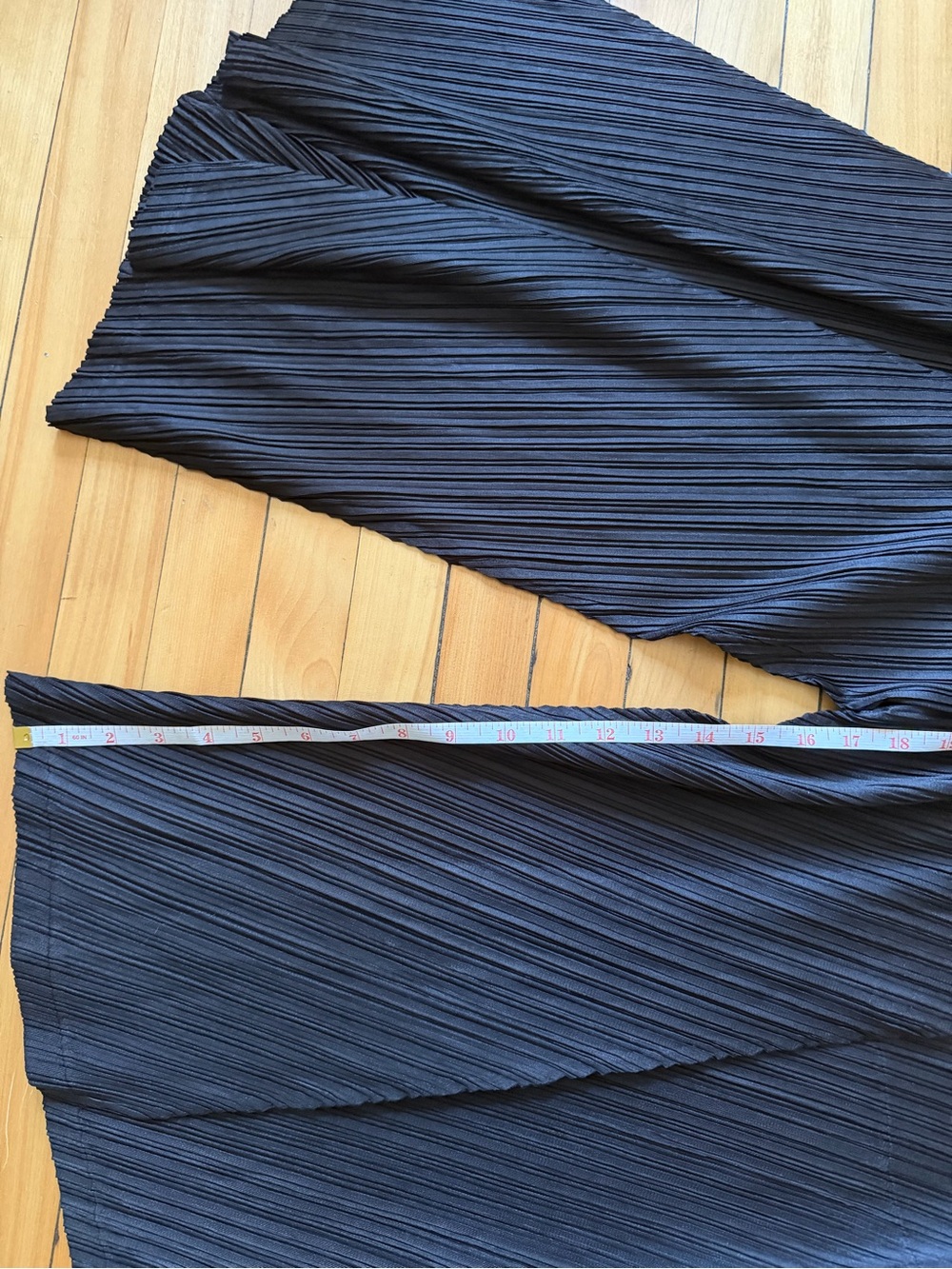 Issye Miyake | Pleated Culottes - Picture 5 of 5